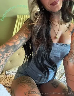 milfmoneyhoney / milfmoneyhoneyy / rhy_honeymoney nude photo #0097