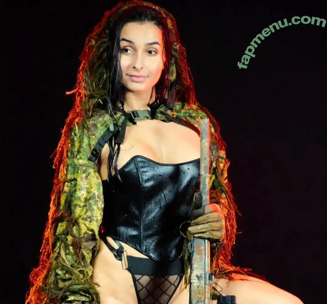 Miliholicy nude photo #0016 (Liwia Szymańska / miliani)