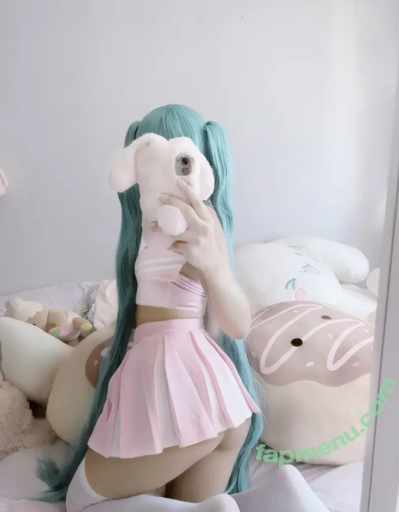 milkiewaifu nude photo #0080 (milkiewaifu)