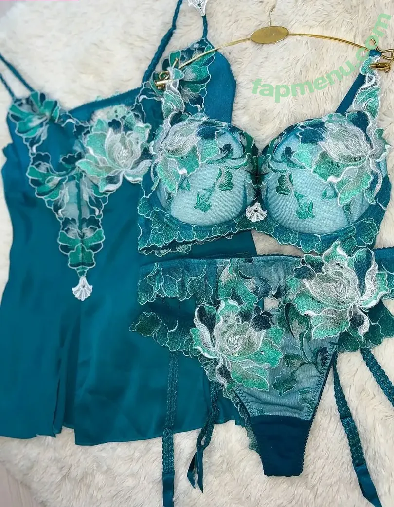 milkmilk369_ nude photo #0032 (lilmilk69 / milkmilk412 / みるく / むちむちみるく)