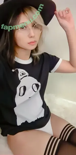 milkteamomoko / taramilktea nude photo #0943