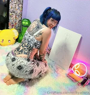 milkyalien / milkyalienx / milkyalienxx nude photo #0017