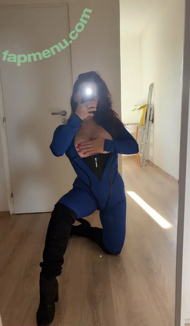 milkydaniella nude photo #0012 (milkydaniella)