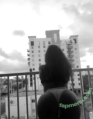 Milkylexii / Alesandraelyse / Nekoae nude photo #0029