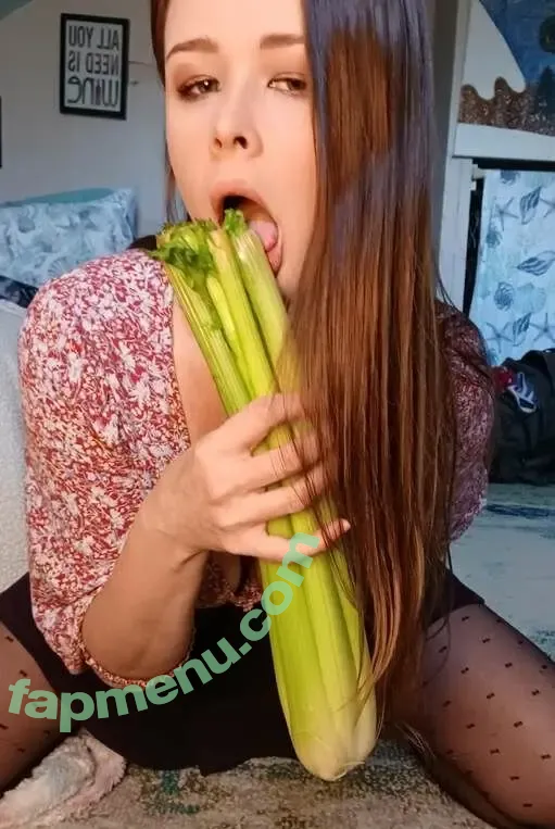 MilkyMoonGoddess nude photo #0005 (BrattyLittleMoon)