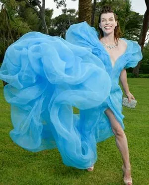 Milla Jovovich / MillaJovovich nude photo #0016