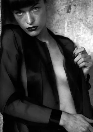 Milla Jovovich / MillaJovovich nude photo #0032