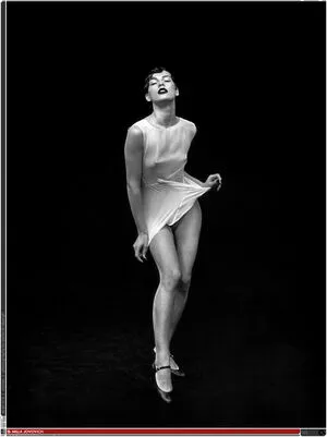 Milla Jovovich / MillaJovovich nude photo #0036