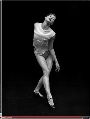 Milla Jovovich / MillaJovovich nude photo #0038