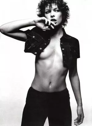 Milla Jovovich / MillaJovovich nude photo #0054