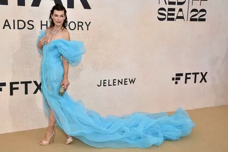 Milla Jovovich / MillaJovovich nude photo #0064