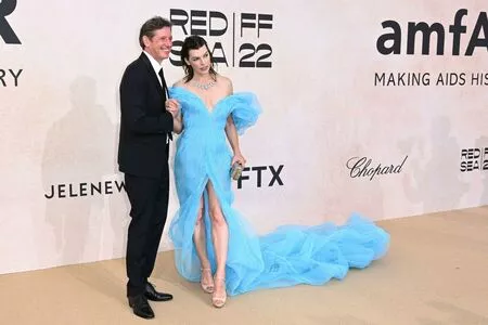 Milla Jovovich / MillaJovovich nude photo #0083