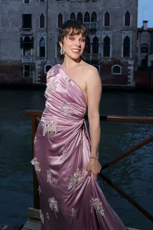 Milla Jovovich / MillaJovovich nude photo #0087