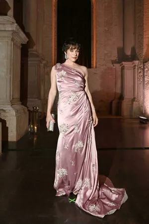 Milla Jovovich / MillaJovovich nude photo #0089