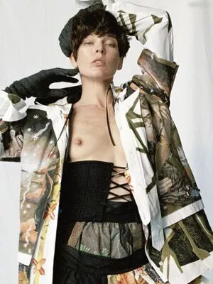 Milla Jovovich / MillaJovovich nude photo #0183