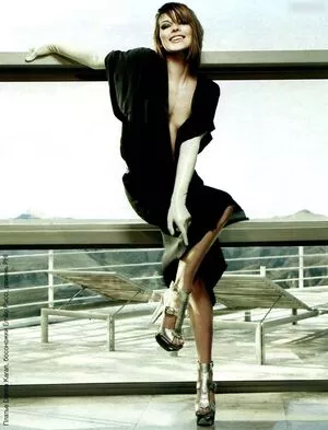 Milla Jovovich / MillaJovovich nude photo #0234