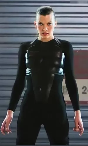 Milla Jovovich / MillaJovovich nude photo #0258