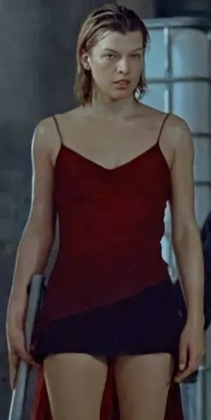 Milla Jovovich / MillaJovovich nude photo #0262
