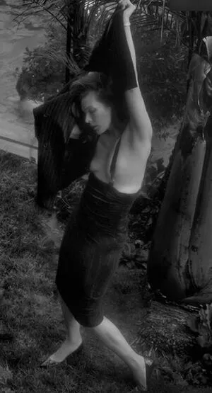 Milla Jovovich / MillaJovovich nude photo #0296