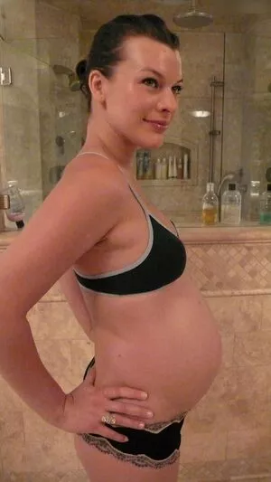 Milla Jovovich / MillaJovovich nude photo #0308