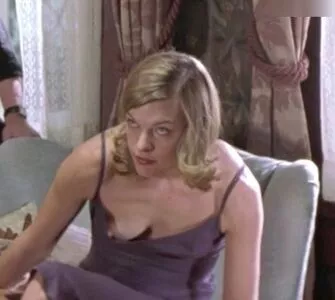 Milla Jovovich / MillaJovovich nude photo #0322