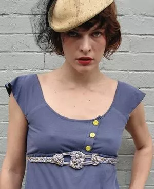 Milla Jovovich / MillaJovovich nude photo #0332