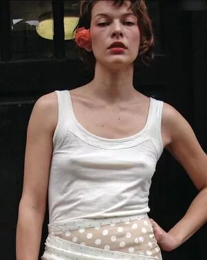Milla Jovovich / MillaJovovich nude photo #0333