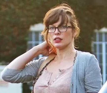 Milla Jovovich / MillaJovovich nude photo #0336