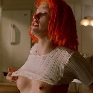 Milla Jovovich / MillaJovovich nude photo #0340