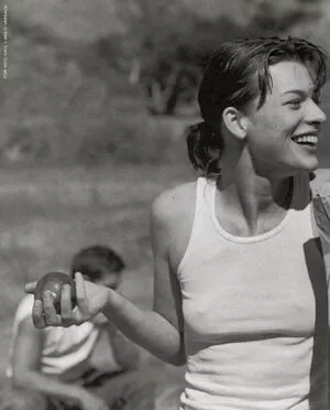 Milla Jovovich / MillaJovovich nude photo #0345