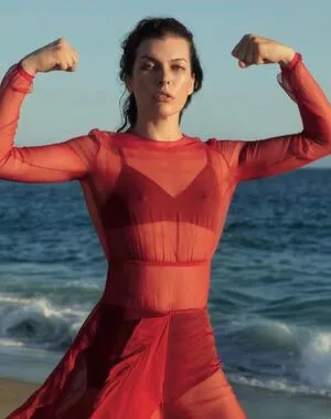 Milla Jovovich / MillaJovovich nude photo #0346