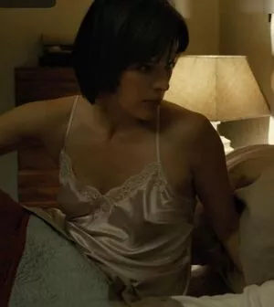 Milla Jovovich / MillaJovovich nude photo #0362