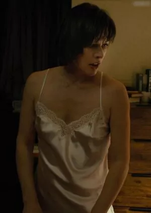 Milla Jovovich / MillaJovovich nude photo #0371