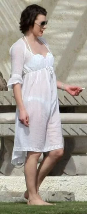 Milla Jovovich / MillaJovovich nude photo #0388