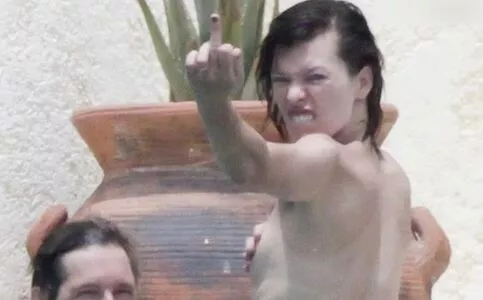 Milla Jovovich / MillaJovovich nude photo #0534