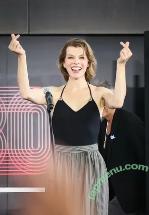 Milla Jovovich / MillaJovovich nude photo #0634