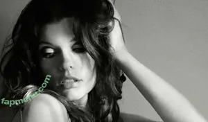 Milla Jovovich / MillaJovovich nude photo #0657