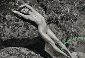 Milla Jovovich / MillaJovovich nude photo #0662