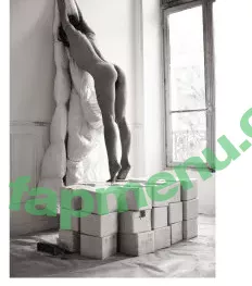 Milla Jovovich nude photo #0003 (MillaJovovich)