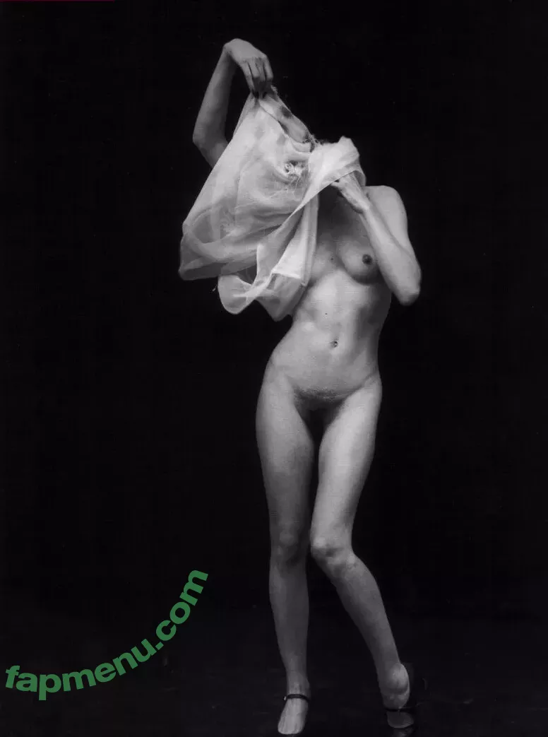 Milla Jovovich nude photo #0029 (MillaJovovich)