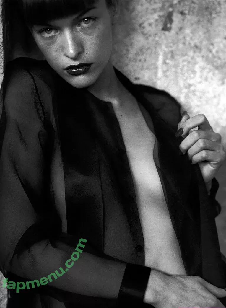 Milla Jovovich nude photo #0032 (MillaJovovich)