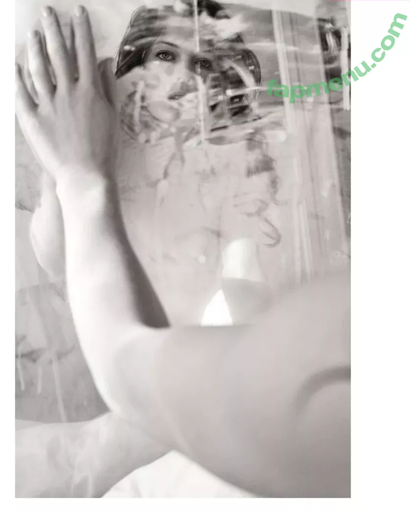 Milla Jovovich nude photo #0095 (MillaJovovich)