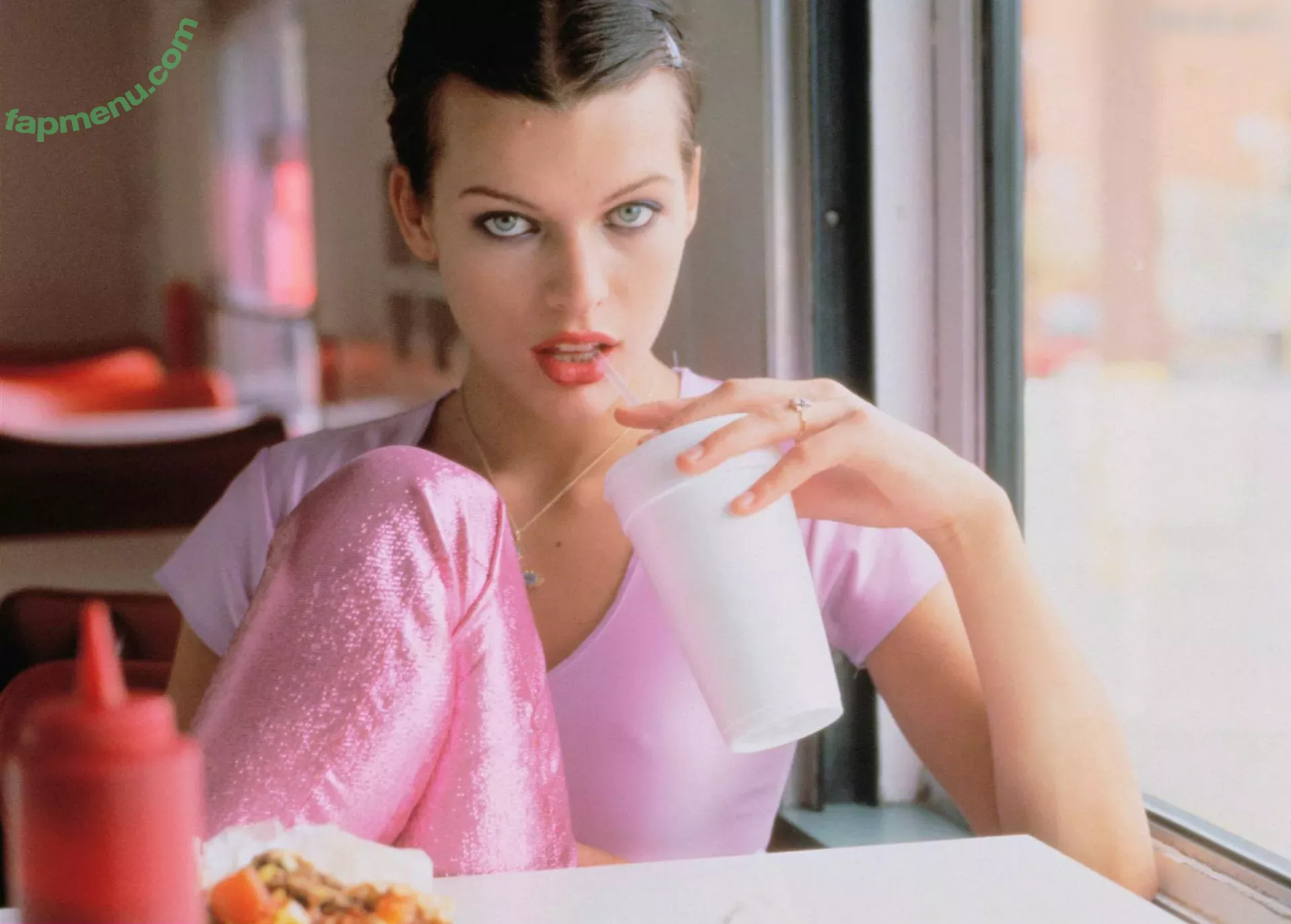 Milla Jovovich nude photo #0189 (MillaJovovich)