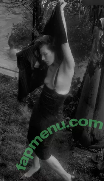 Milla Jovovich nude photo #0296 (MillaJovovich)