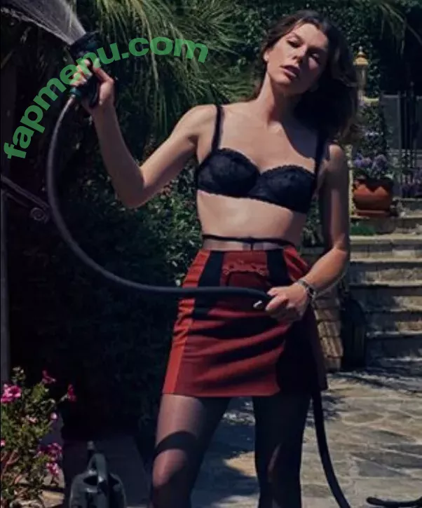 Milla Jovovich nude photo #0347 (MillaJovovich)