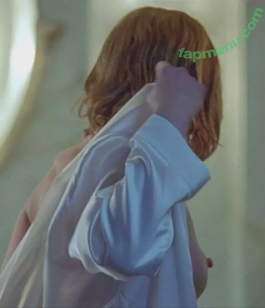 Milla Jovovich nude photo #0376 (MillaJovovich)