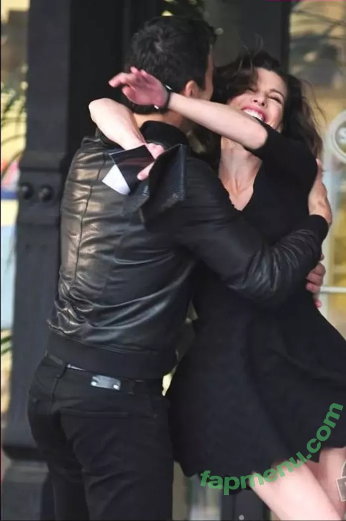 Milla Jovovich nude photo #0380 (MillaJovovich)