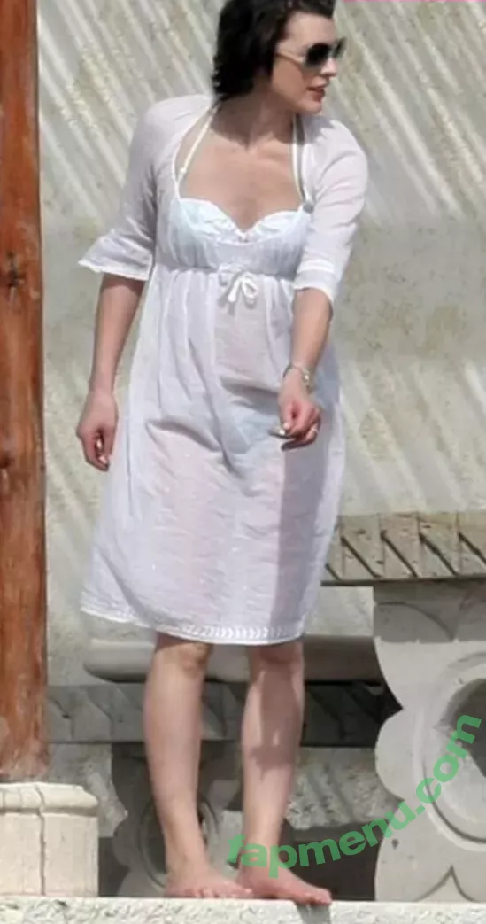 Milla Jovovich nude photo #0385 (MillaJovovich)