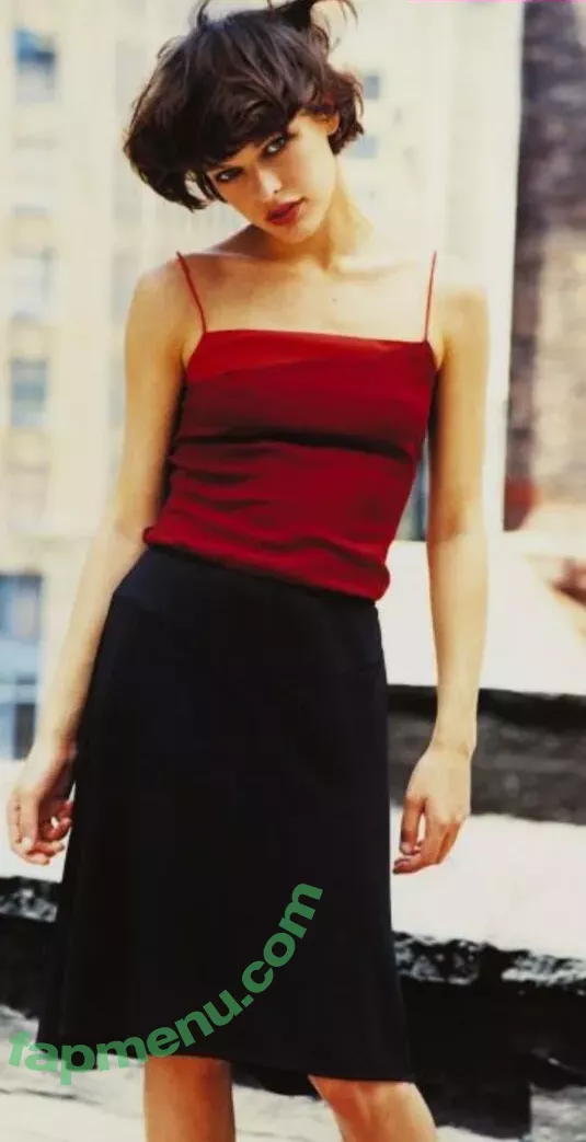 Milla Jovovich nude photo #0401 (MillaJovovich)