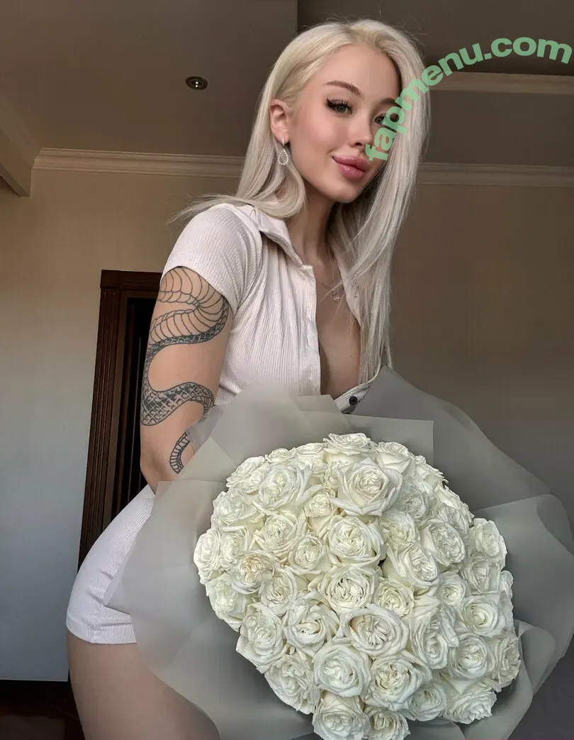 milla_snake nude photo #0005 (milla_snake)